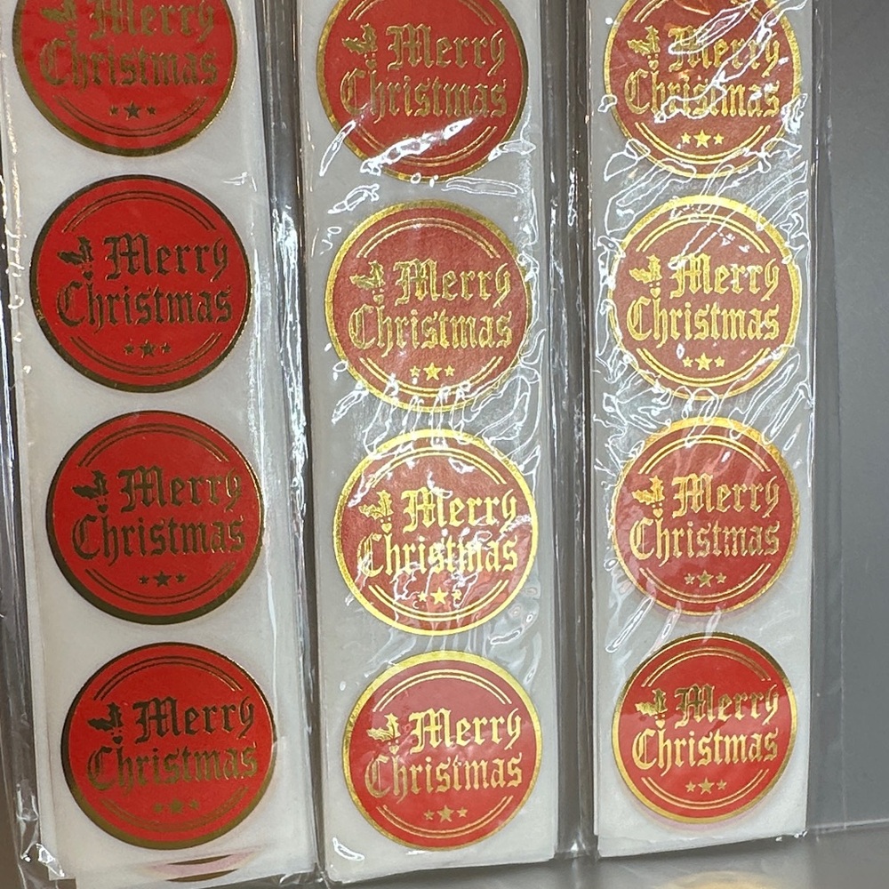 300 Count 1 Inch Red and Gold Metallic Merry Christmas Stickers - Picture 5 of 7